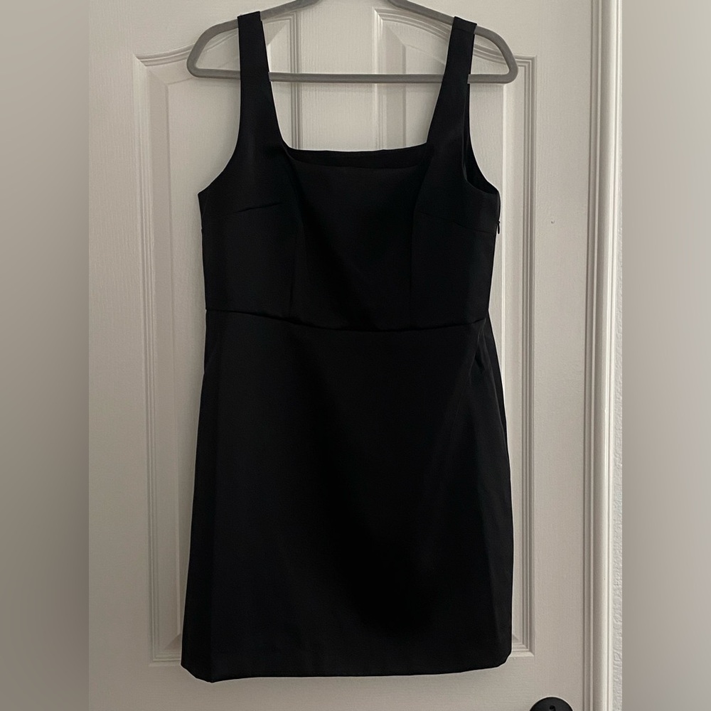 Elegant Black Sleeveless Dress